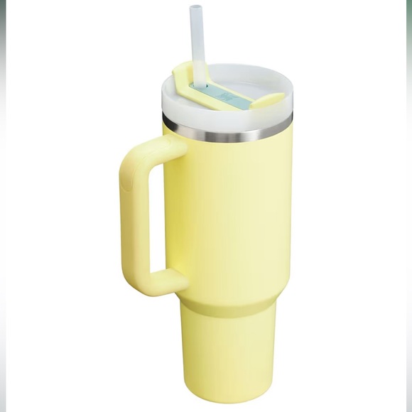 STANLEY Quencher H2.0 40oz Tumbler with Handle & Straw in Pomelo - Picture 3 of 4